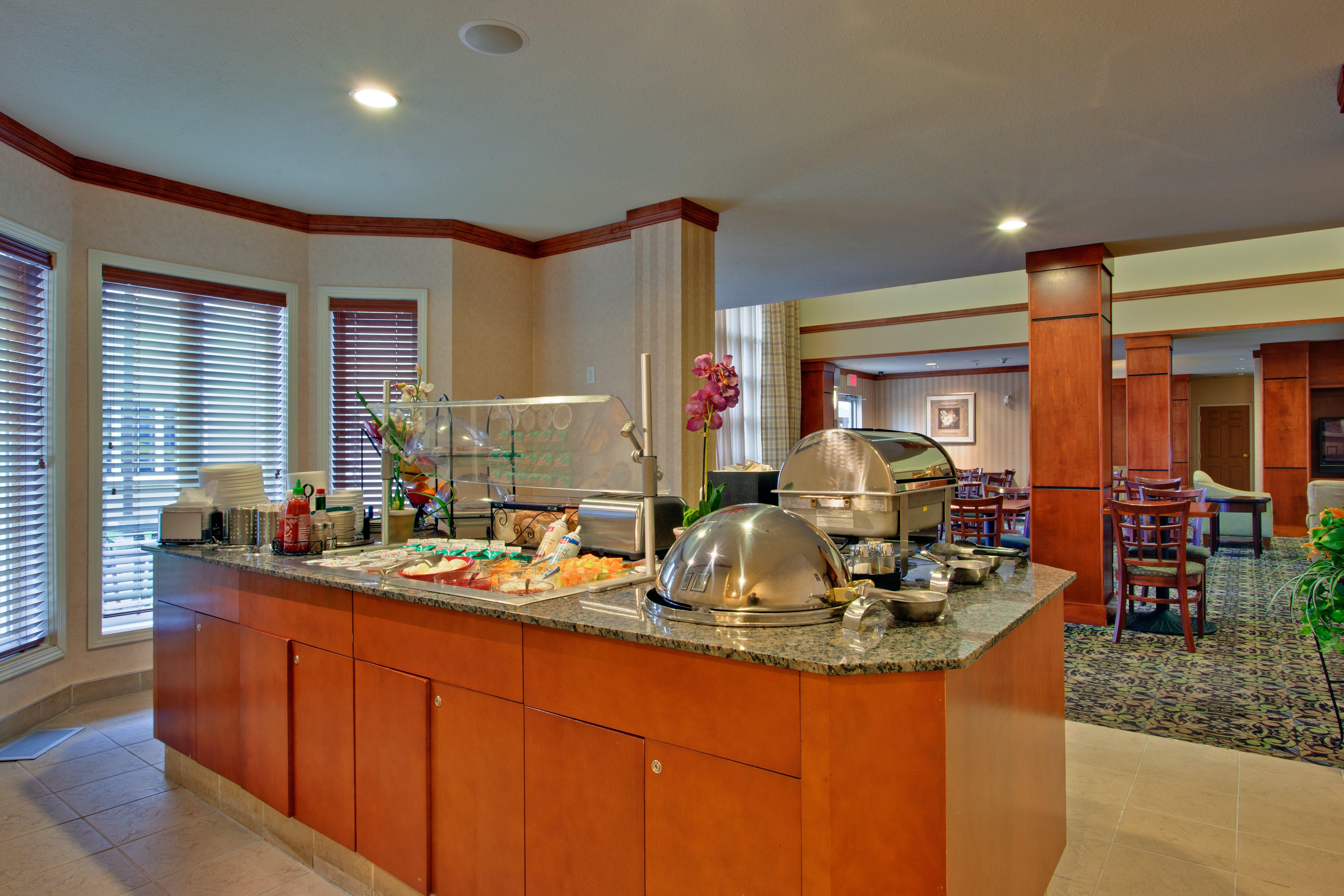 Staybridge - Airport By Ihg Hotel 3*