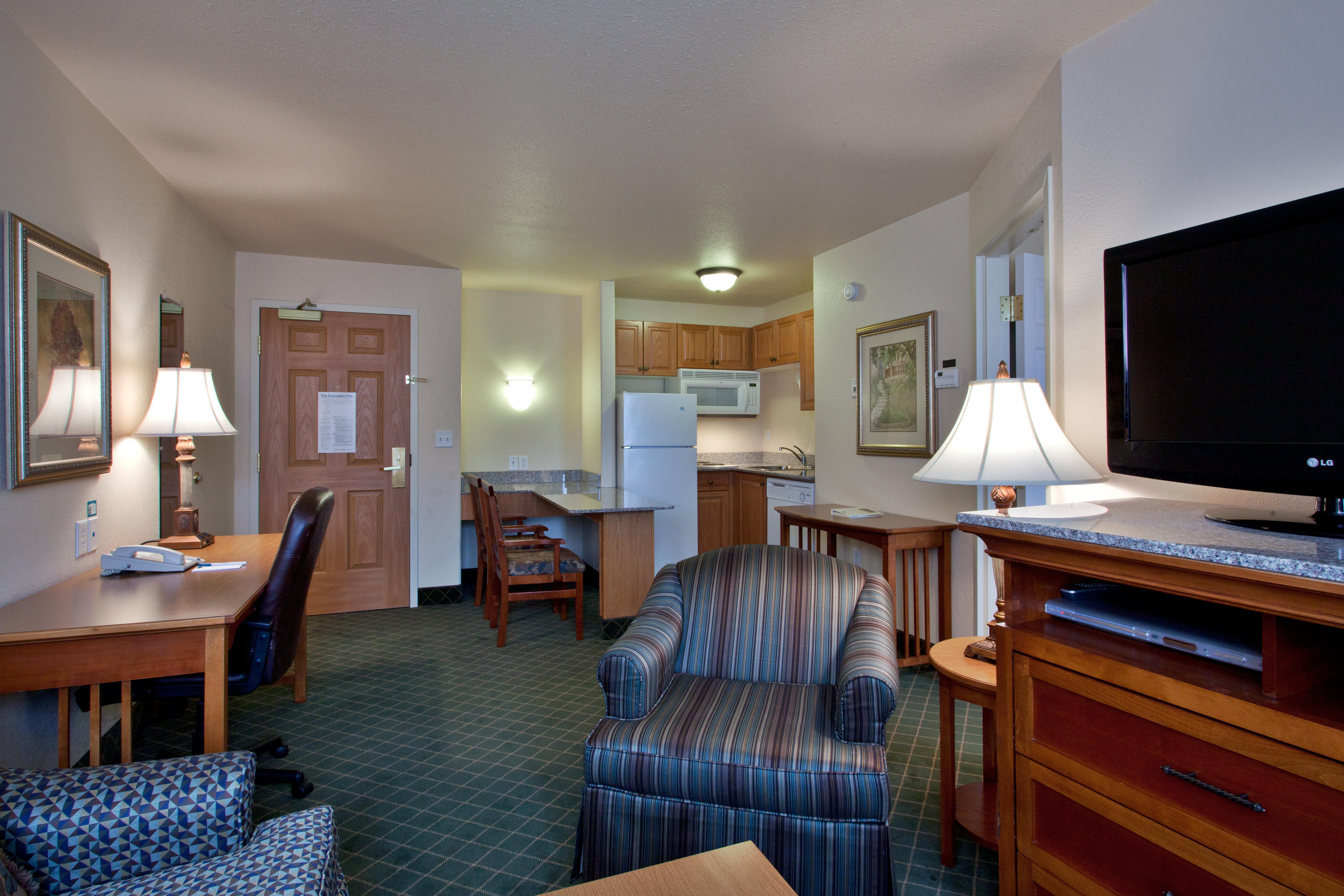 Staybridge - Airport By Ihg Hotel 3*