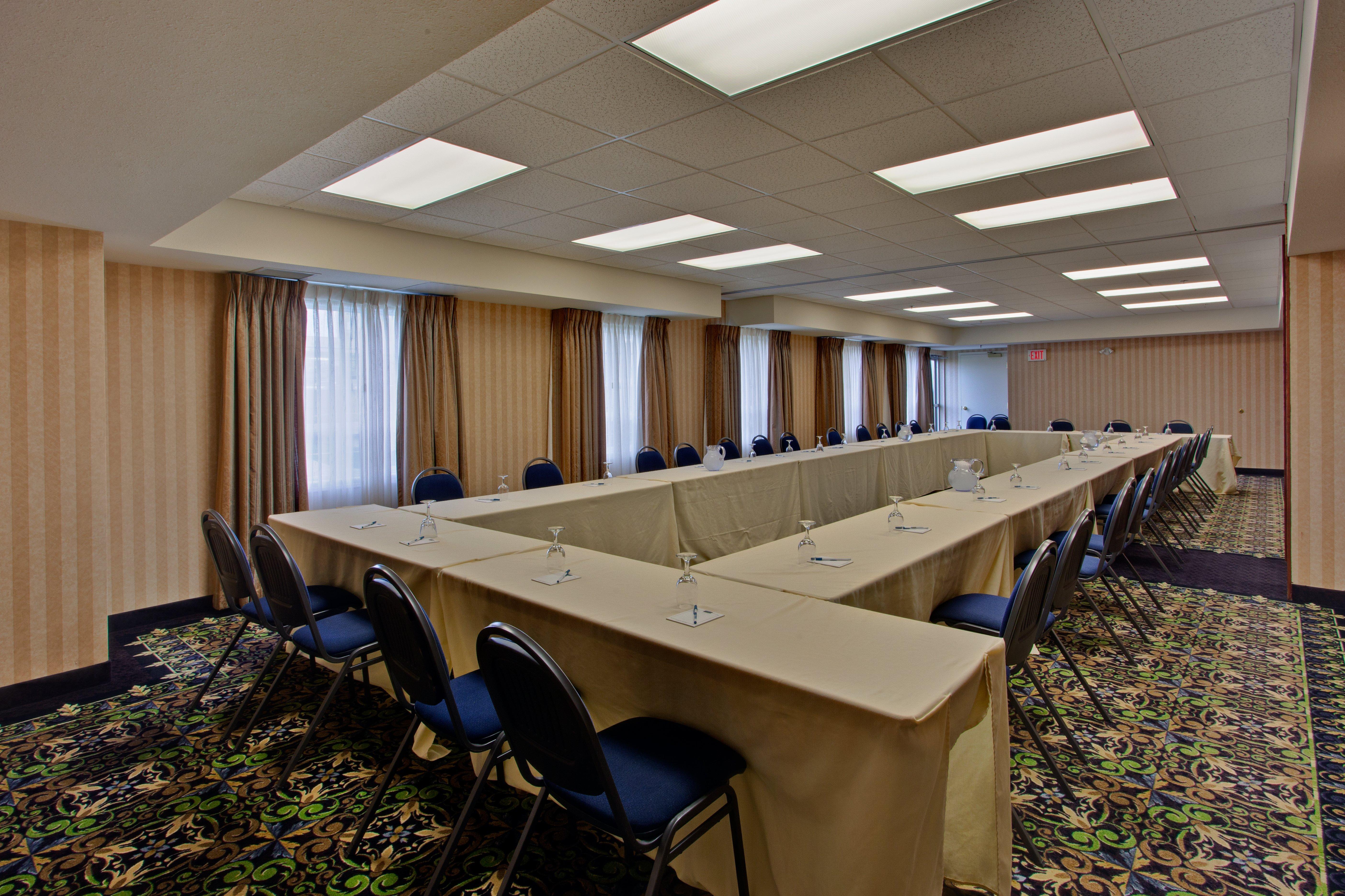 Staybridge - Airport By Ihg Hotel 3*