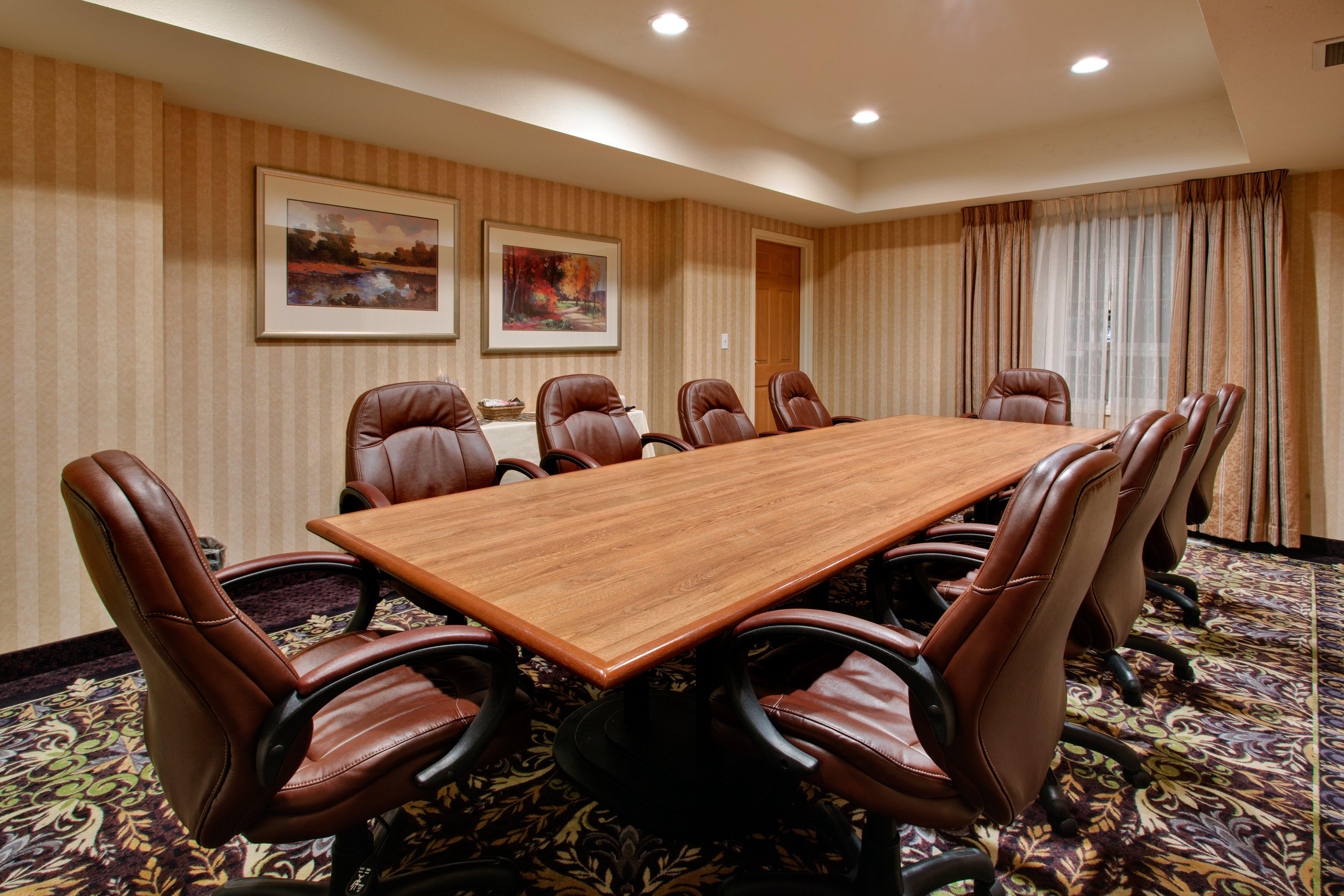Staybridge - Airport By Ihg Hotel 3*