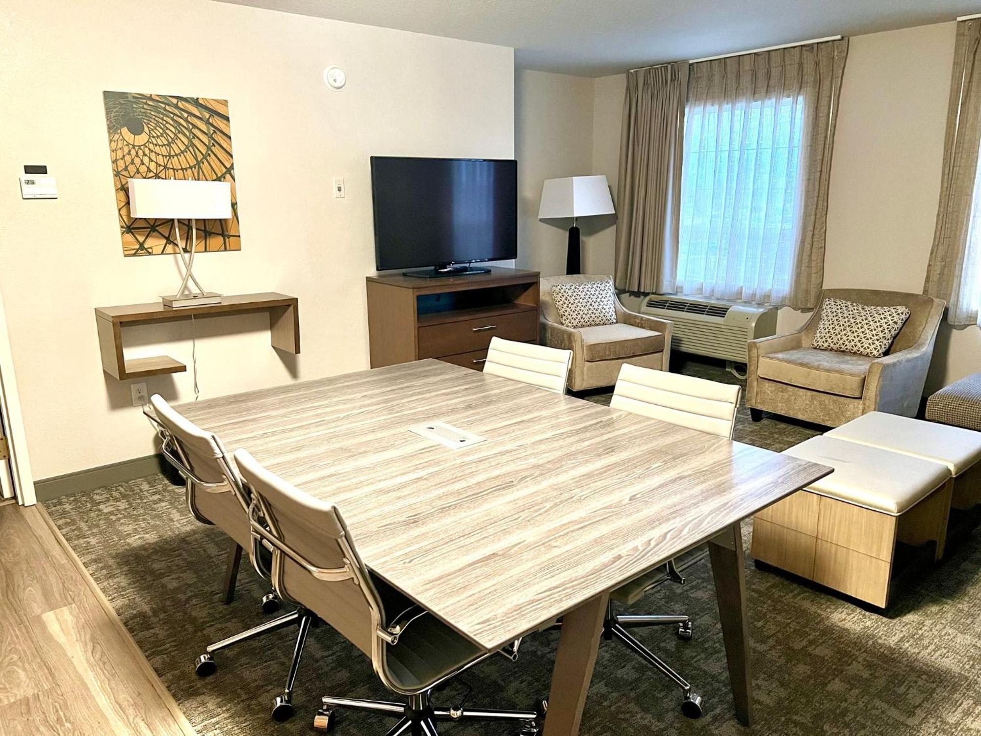Staybridge - Airport By Ihg Hotel