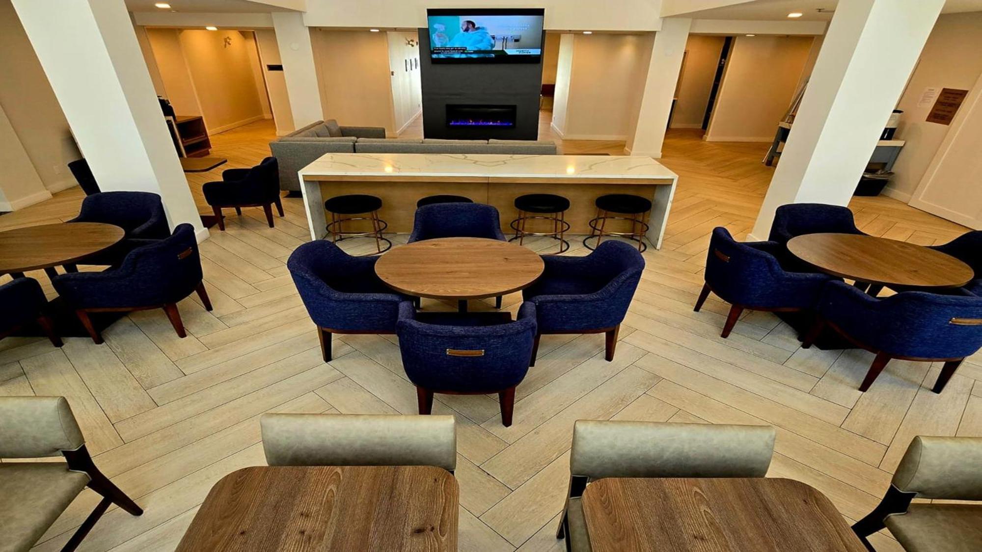 Hotel Staybridge - Airport By Ihg 3*