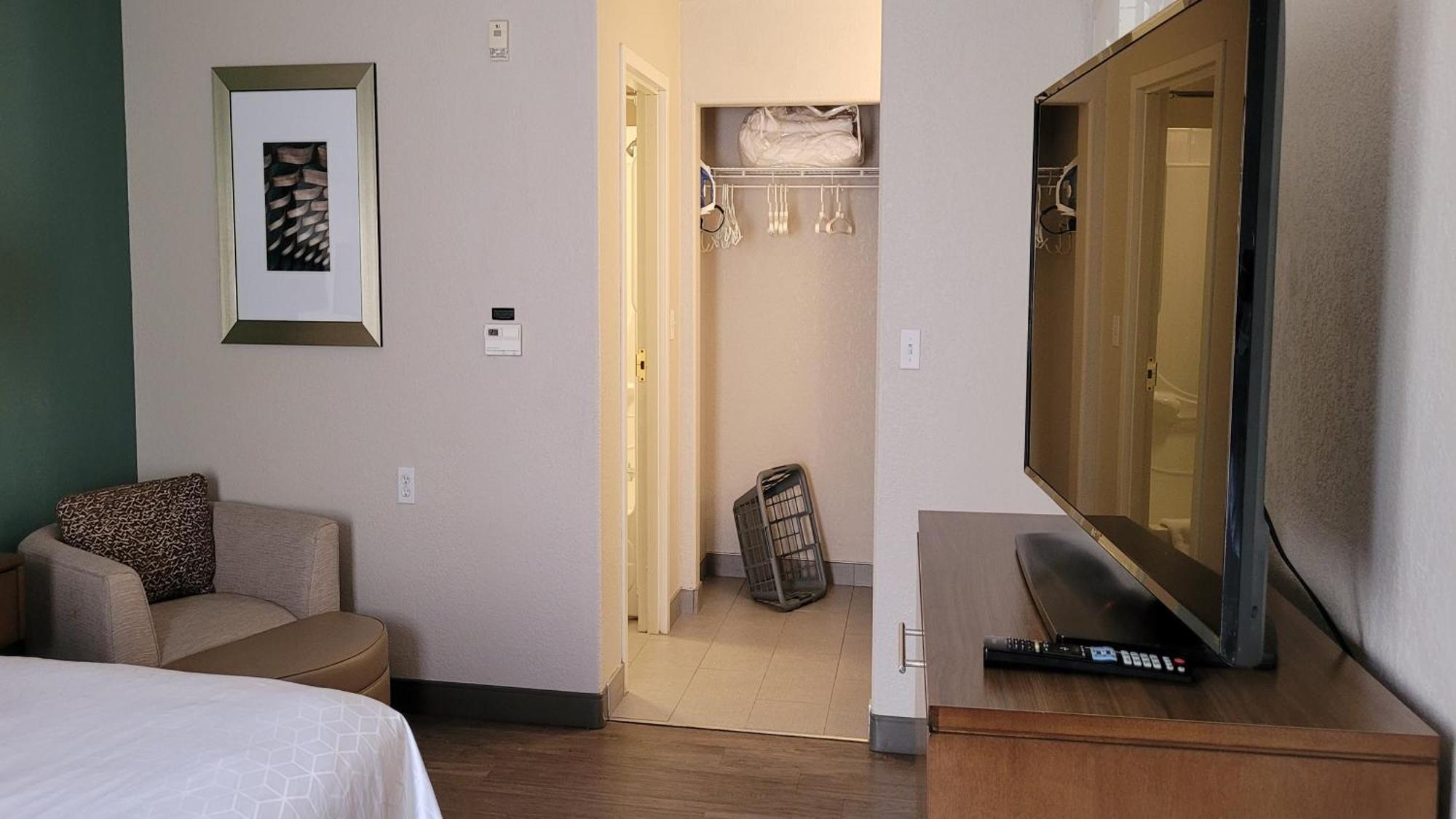 Hotel Staybridge - Airport By Ihg 3*